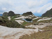 49 Il Lago di Pietra Quadra visto dal sentiero di salita al Pietra Quadra